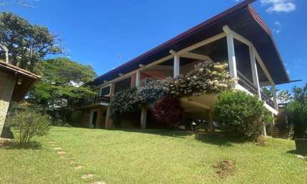 Casa para venda em Águas de Lindóia de 478.56m² com 4 Quartos, 2 Suites e 7 Garagens