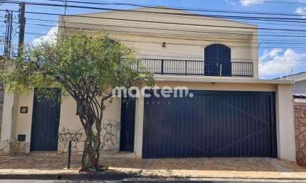 Sobrado para venda em Sumarezinho de 261.00m² com 5 Quartos, 1 Suite e 4 Garagens