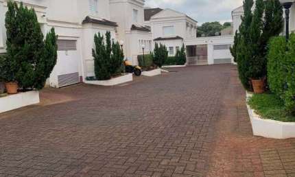 Casa para venda em Jardim Nova Yorque de 178.00m² com 3 Quartos, 1 Suite e 2 Garagens