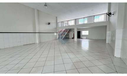 Prédio Comercial para alugar em Parque Industrial de 295.11m² com 3 Garagens