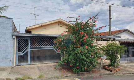 Casa para venda em Jardim São Jorge de 178.00m² com 3 Quartos e 2 Garagens