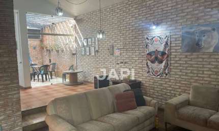 Casa para venda em Vila Vianelo de 241.00m² com 4 Quartos, 1 Suite e 4 Garagens