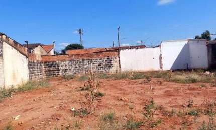 Terreno para venda em Doutor Tancredo De Almeida Neves de 180.00m²