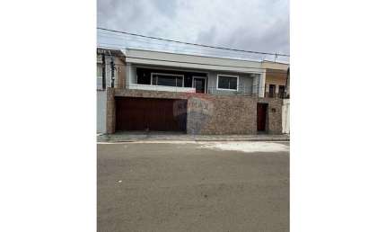 Casa para alugar em Jardim Santa Rosália de 450.00m² com 6 Quartos, 3 Suites e 4 Garagens