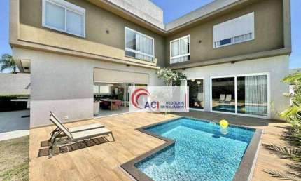 Casa de Condomínio para venda em Granja Viana de 345.00m² com 4 Quartos, 4 Suites e 6 Garagens