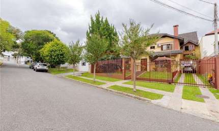 Casa para venda em Vista Alegre de 440.00m² com 5 Quartos, 3 Suites e 8 Garagens