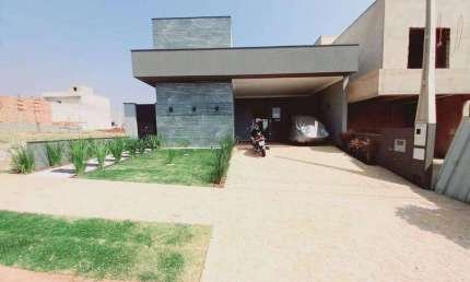Casa de Condomínio para venda em Recreio Anhangüera de 154.00m² com 3 Quartos, 3 Suites e 4 Garagens