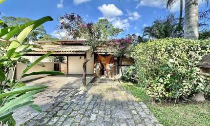 Casa para venda em Aldeia Da Fazendinha de 321.90m² com 5 Quartos, 3 Suites e 4 Garagens