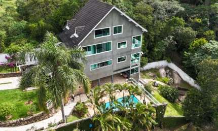 Casa para venda em Santa Inês de 700.00m² com 4 Quartos, 4 Suites e 9 Garagens