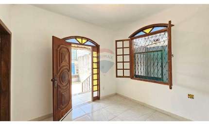 Casa para venda em Lagoinha de 246.00m² com 5 Quartos, 1 Suite e 3 Garagens
