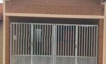 Casa para alugar em Jardim Bandeirantes de 98.00m² com 2 Quartos, 1 Suite e 2 Garagens