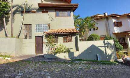 Casa para alugar em Chácara Pavoeiro de 171.00m² com 3 Quartos, 2 Suites e 4 Garagens