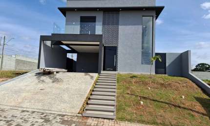 Casa para venda em Mariápolis Ginetta de 261.00m² com 3 Quartos, 3 Suites e 4 Garagens