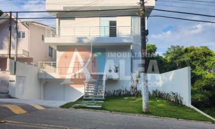 Casa para venda em Transurb de 260.00m² com 4 Quartos, 2 Suites e 4 Garagens