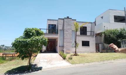 Casa para venda em Vargem Grande Paulista de 308.00m² com 4 Quartos, 1 Suite e 2 Garagens