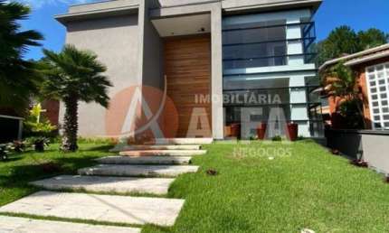 Casa para venda em Tamboré de 820.00m² com 5 Quartos, 5 Suites e 6 Garagens