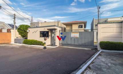 Casa para venda em Uberaba de 180.00m² com 4 Quartos, 3 Suites e 3 Garagens