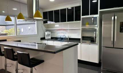 Casa de Condomínio para alugar em Residencial Real Park de 260.00m² com 4 Quartos e 2 Suites