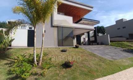 Casa para venda e aluguel em Residencial E Empresarial Alphaville de 352.00m² com 4 Quartos, 4 Suites e 4 Garagens