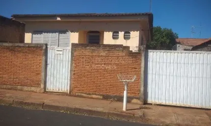 Casa para venda em Centro de 117.00m² com 3 Quartos e 3 Garagens