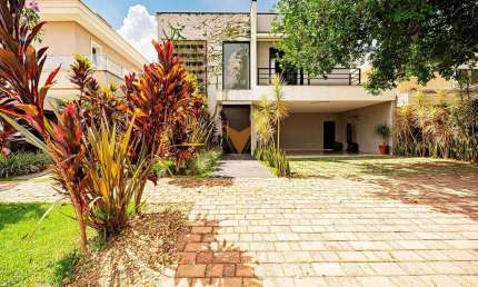 Casa para venda em Alphaville de 375.00m² com 4 Quartos, 4 Suites e 4 Garagens