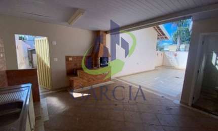 Casa para alugar em Jardim Camargo de 316.31m² com 3 Quartos, 1 Suite e 2 Garagens