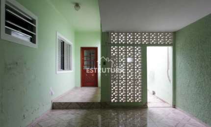 Casa para venda em Centro de 203.00m² com 3 Quartos, 1 Suite e 1 Garagem