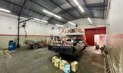 Galpão / Depósito / Armazém para alugar em Jardim Caxambu de 225.00m²