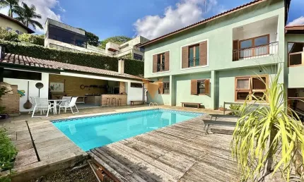 Casa para venda em Águas Da Fazendinha de 359.18m² com 4 Quartos, 3 Suites e 8 Garagens