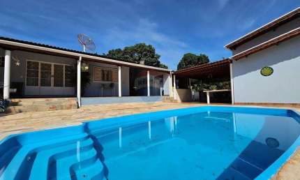 Chácara para venda em Pinheiros de 400.00m² com 3 Quartos, 2 Suites e 5 Garagens
