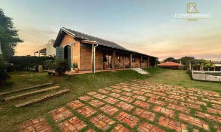 Casa de Condomínio para venda em Residencial Parque Laguna I de 350.00m² com 3 Quartos, 1 Suite e 4 Garagens