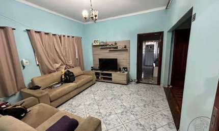 Casa para venda em Centro de 200.00m² com 3 Quartos e 4 Garagens