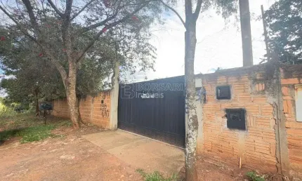 Fazenda / Sítio para venda em Chácara Flora Araraquara de 230.00m² com 2 Quartos, 1 Suite e 8 Garagens