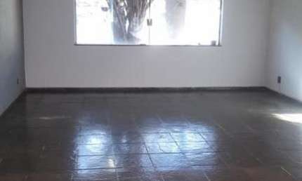 Casa para alugar em Parque Industrial Lagoinha de 250.00m² com 3 Quartos, 3 Suites e 4 Garagens