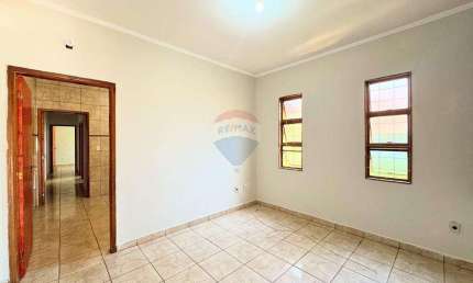 Casa para venda em Jardinópolis de 100.00m² com 2 Quartos e 2 Garagens
