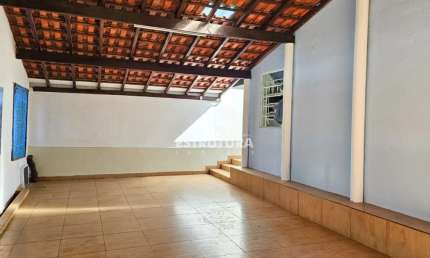 Casa para venda em Núcleo Habitacional Ângelo Perin de 130.00m² com 3 Quartos, 1 Suite e 2 Garagens