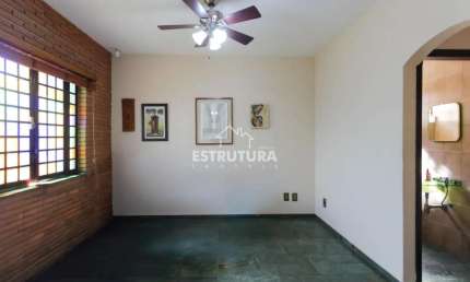 Casa para venda em Vila Operária de 225.00m² com 4 Quartos, 1 Suite e 4 Garagens