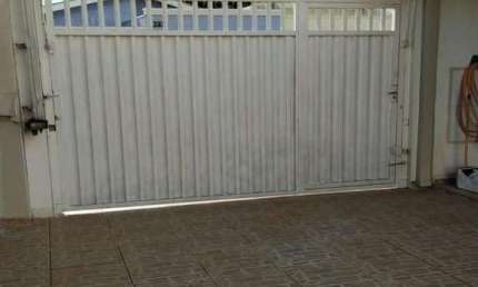Casa para alugar em Centro de 250.00m² com 3 Quartos, 2 Suites e 4 Garagens