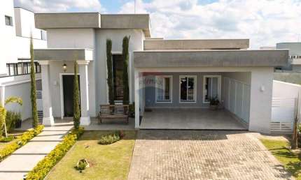 Casa de Condomínio para venda em Portal Dos Bandeirantes Salto de 270.00m² com 3 Quartos, 3 Suites e 4 Garagens