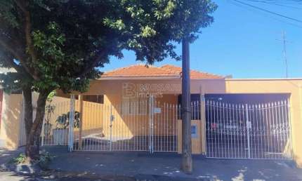 Casa para venda e aluguel em Jardim Vitória de 242.00m² com 2 Quartos e 1 Garagem
