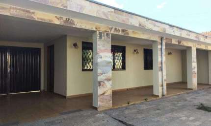 Casa para venda em São Pedro de 178.00m² com 3 Quartos, 1 Suite e 4 Garagens