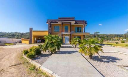 Chácara para venda em Campina Grande Do Sul de 569.00m² com 4 Quartos e 3 Suites