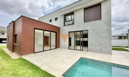 Casa para venda e aluguel em Granja Viana de 307.61m² com 4 Quartos, 4 Suites e 4 Garagens