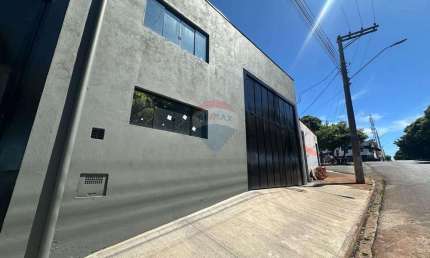 Galpão / Depósito / Armazém para alugar em Cravinhos de 260.00m²
