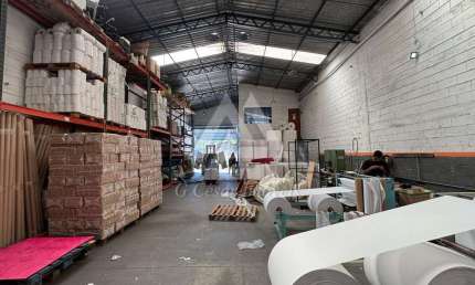 Galpão / Depósito / Armazém para alugar em Vila Carlina de 300.00m²