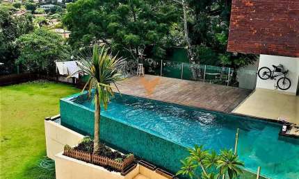 Casa para alugar em Nova Fazendinha de 550.00m² com 4 Quartos, 4 Suites e 6 Garagens