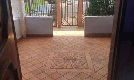 Casa para venda em Jardim Cristina de 100.00m² com 3 Quartos e 2 Garagens