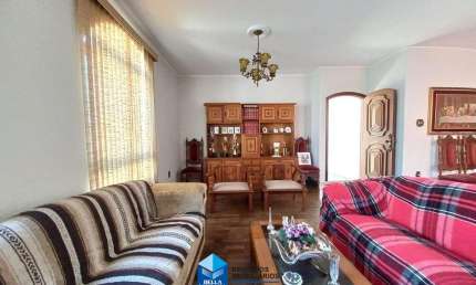 Casa para venda em Vila Claudia de 262.00m² com 3 Quartos, 1 Suite e 1 Garagem