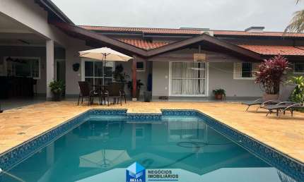 Chácara para venda em Jardim Do Lago de 350.00m² com 3 Quartos, 2 Suites e 2 Garagens