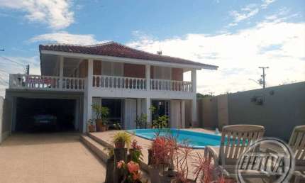 Casa para venda em Guaratuba de 280.00m² com 4 Quartos, 1 Suite e 4 Garagens